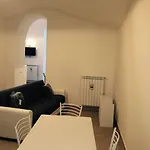Base Mergellina Bed & Breakfast