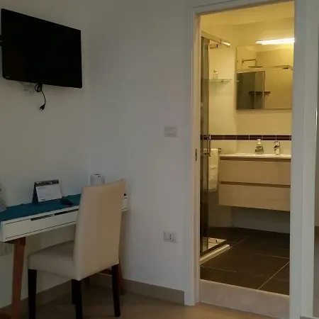 Oda ve Kahvaltı Base Mergellina Napoli