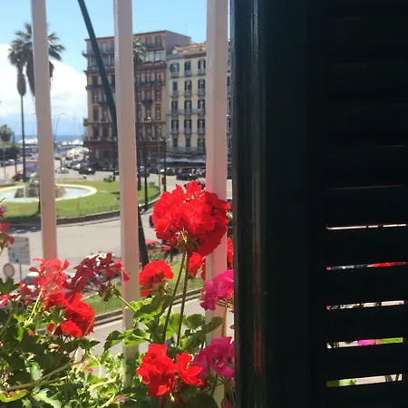 Oda ve Kahvaltı Base Mergellina Napoli