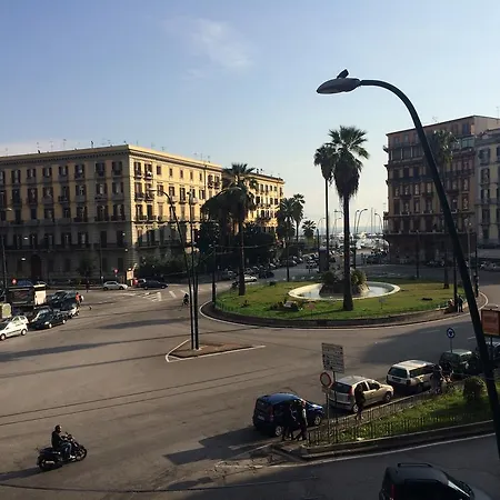 Base Mergellina לינה וארוחת בוקר 4*