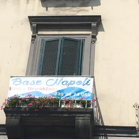 Base Mergellina נאפולי