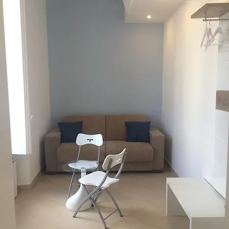 فندق مبيت وإفطار Base Mergellina نابولي