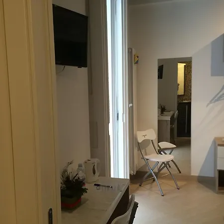 فندق مبيت وإفطار Base Mergellina