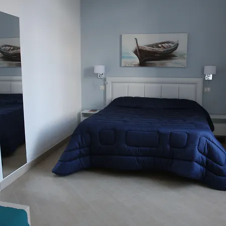 Base Mergellina Bed and Breakfast 4*