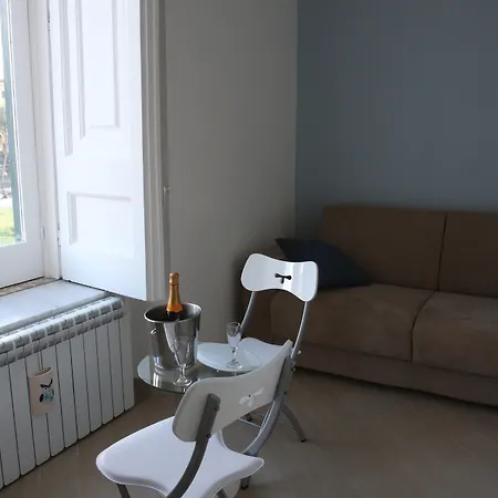 Base Mergellina فندق مبيت وإفطار