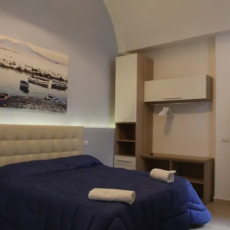 Base Mergellina فندق مبيت وإفطار 4*