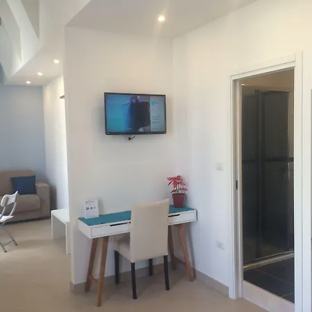 Base Mergellina Bed and Breakfast Νάπολη