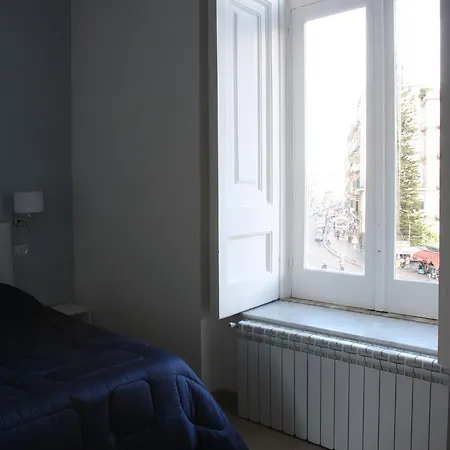 Base Mergellina Bed & Breakfast 3*