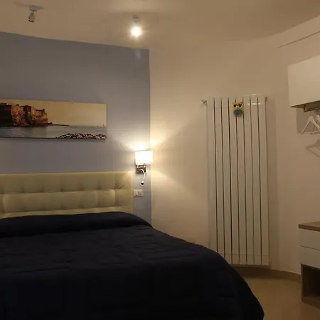 Base Mergellina فندق مبيت وإفطار نابولي