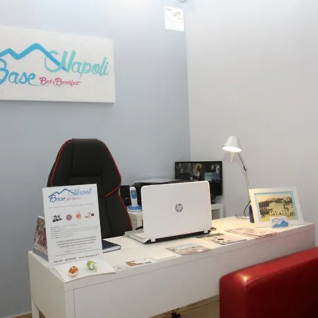 فندق مبيت وإفطار Base Mergellina