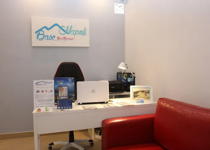 Base Mergellina 4*