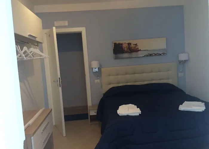 Couette-café Base Mergellina 4*