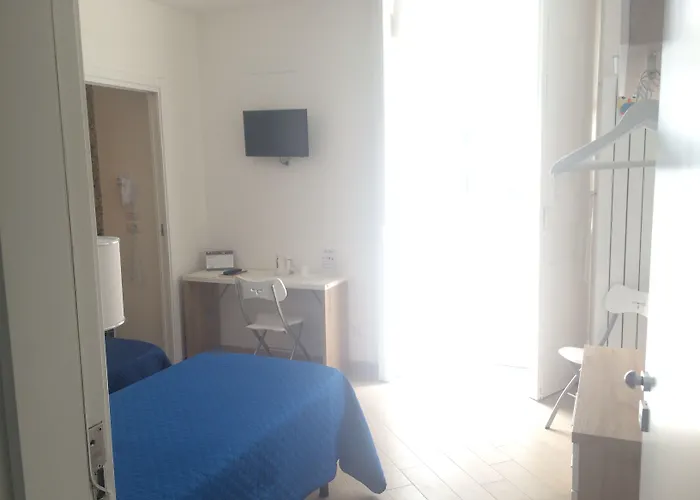 Couette-café Base Mergellina 4*