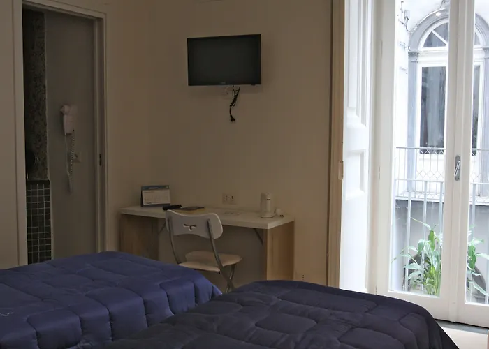 Base Mergellina B&B 나폴리