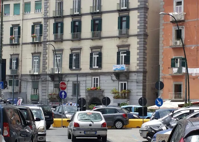 Base Mergellina Couette-café