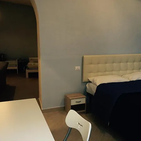 Base Mergellina 4*