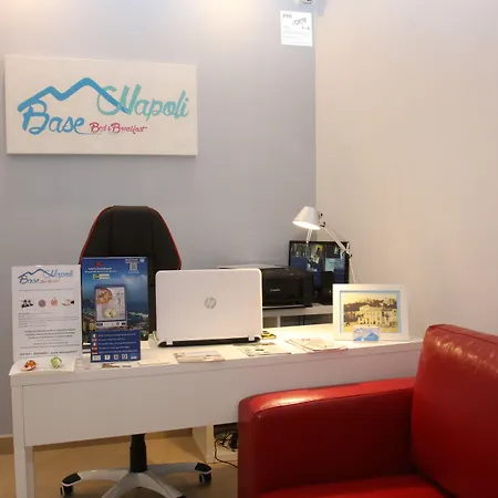 Base Mergellina 4*