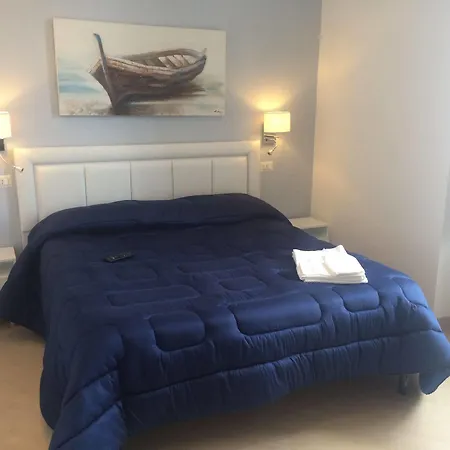 Base Mergellina Bed & Breakfast