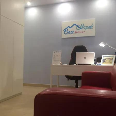 Base Mergellina Bed & Breakfast