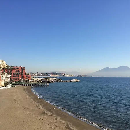 Base Mergellina Bed & Breakfast 4*